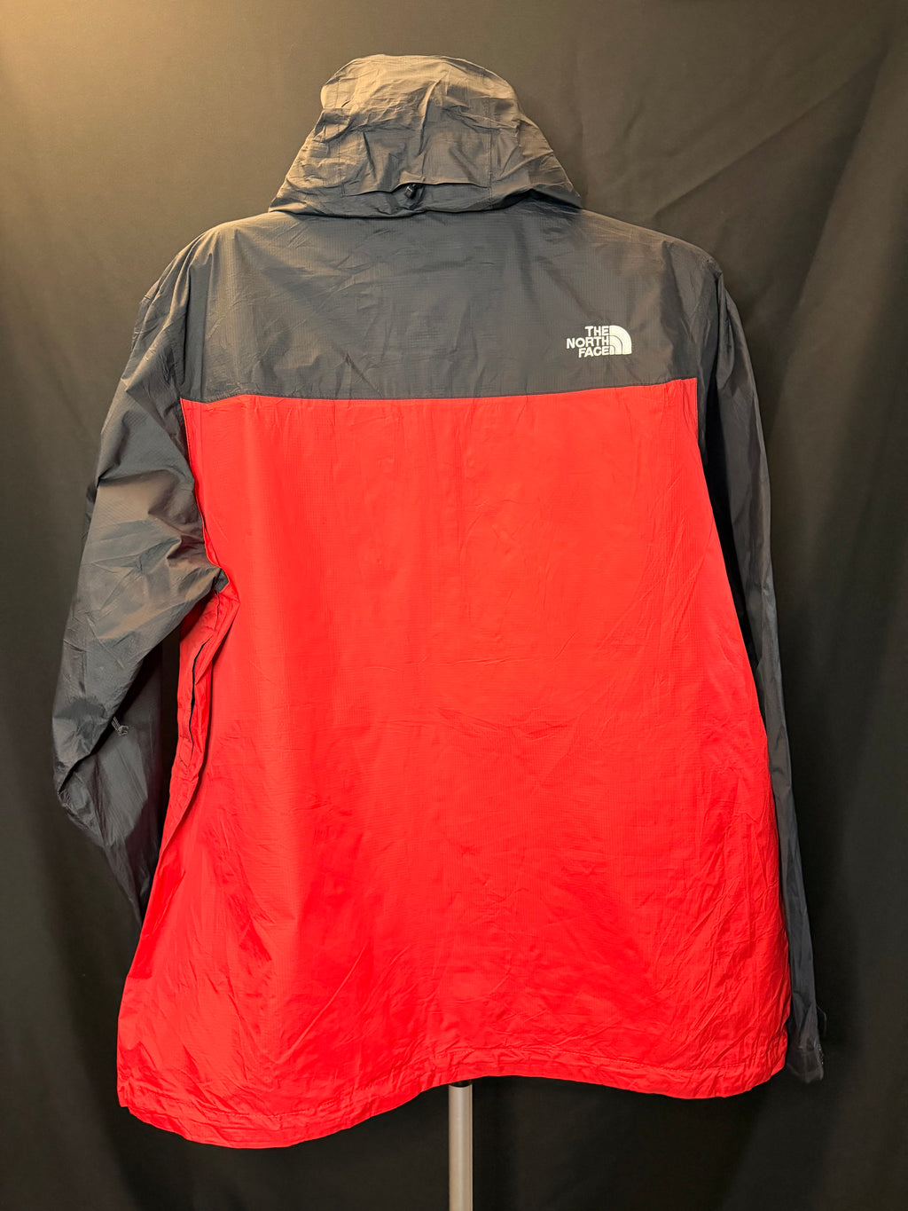 The North Face Resolve Windbreaker (XL)