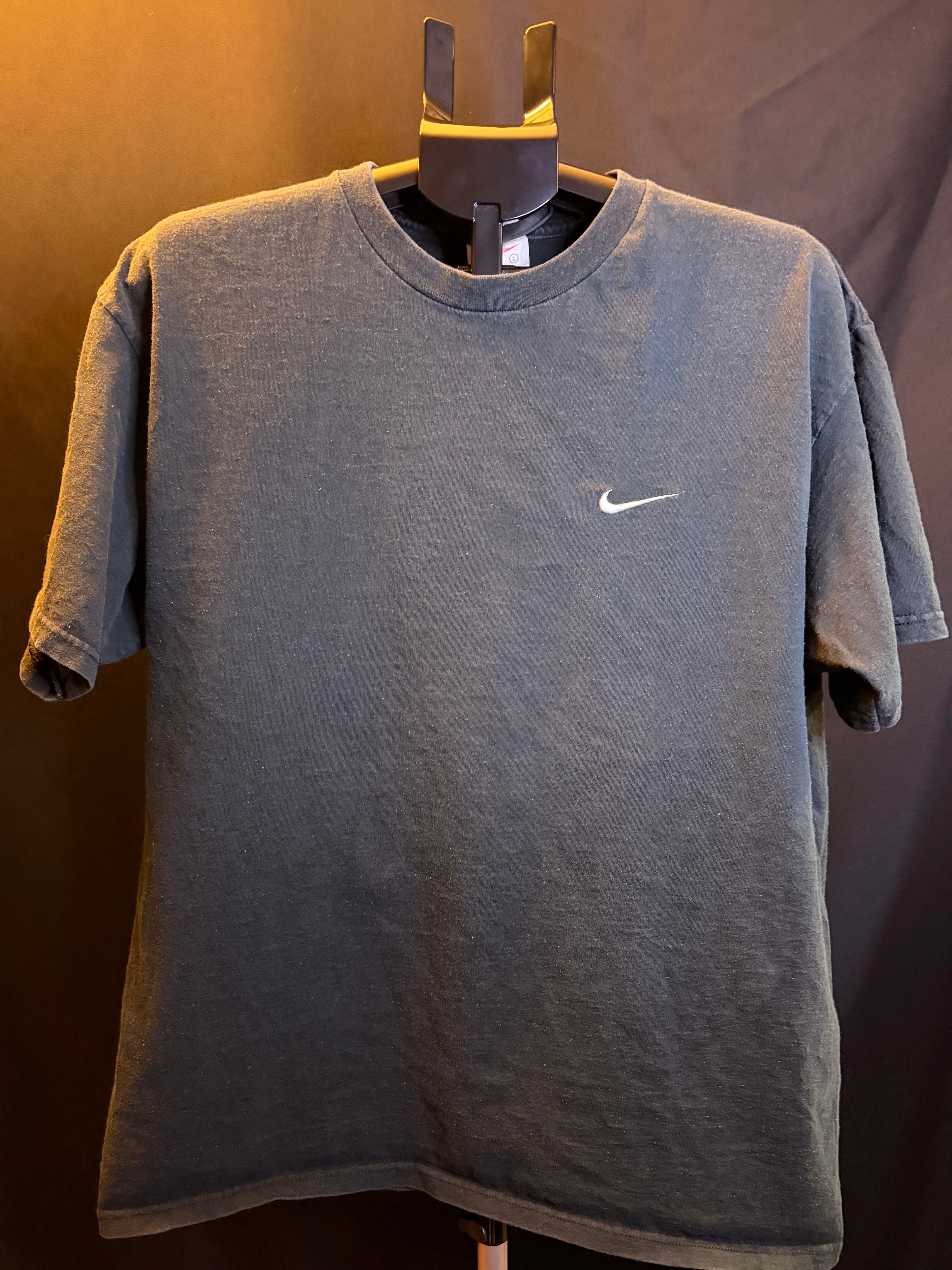 Nike Vintage Embroidered Mini Swoosh Shirt (L)