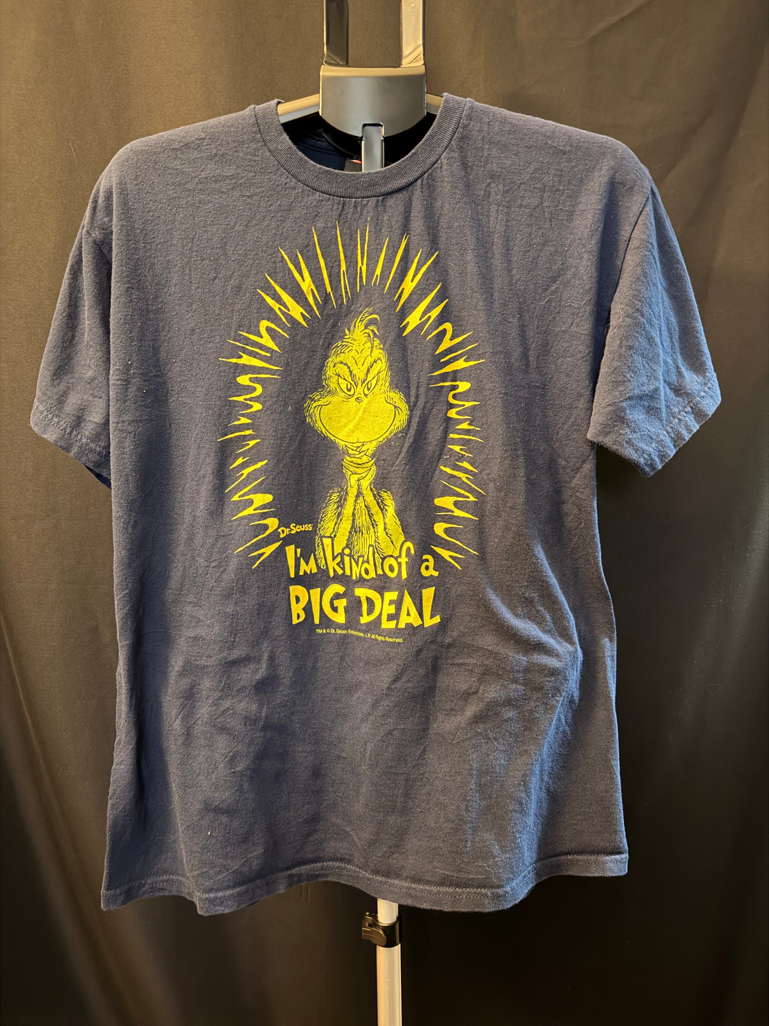 Dr. Suuess The Grinch "I'm Kind Of A Big Deal" Shirt (L)