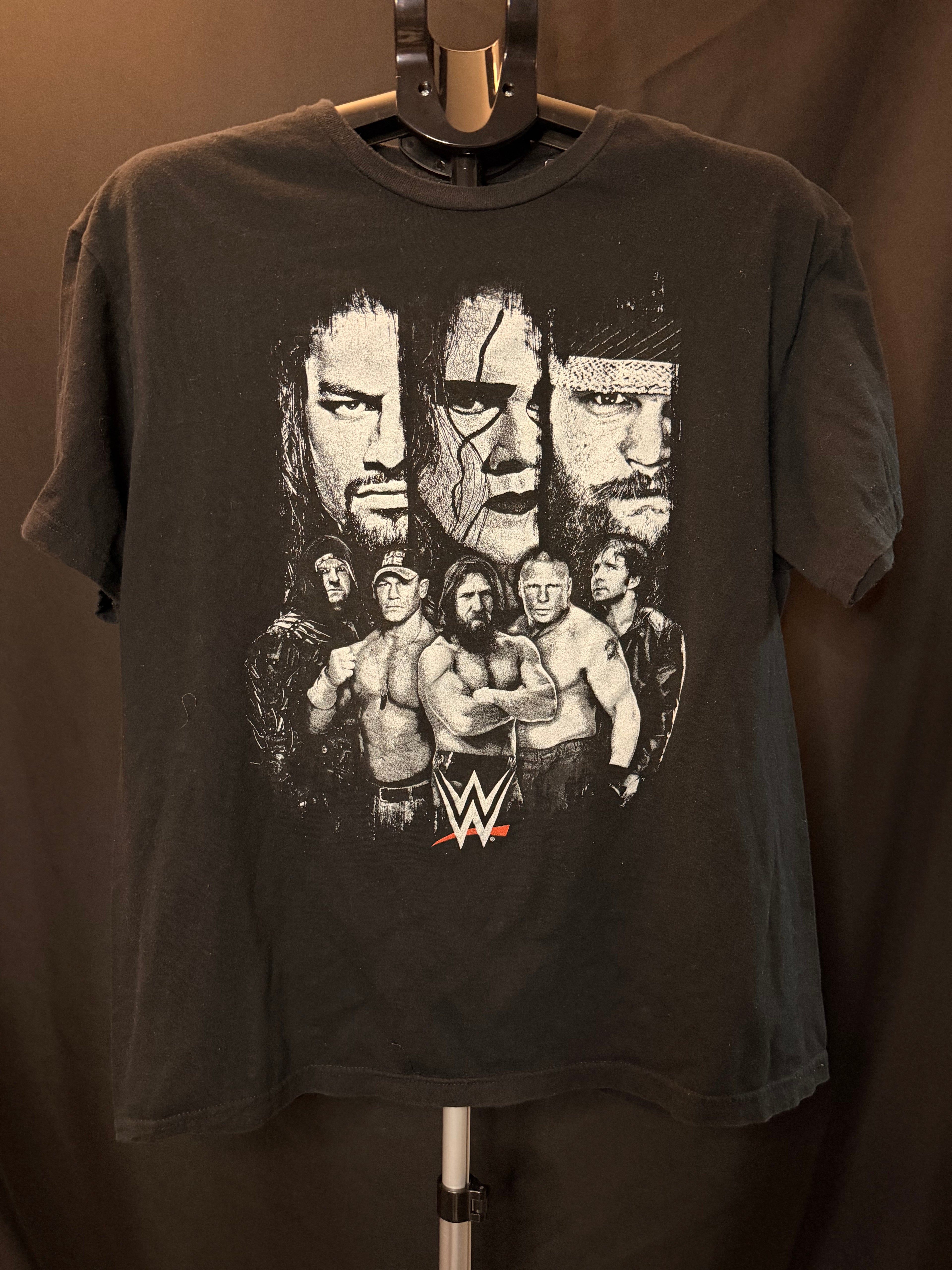 WWE Roster Shirt (L)