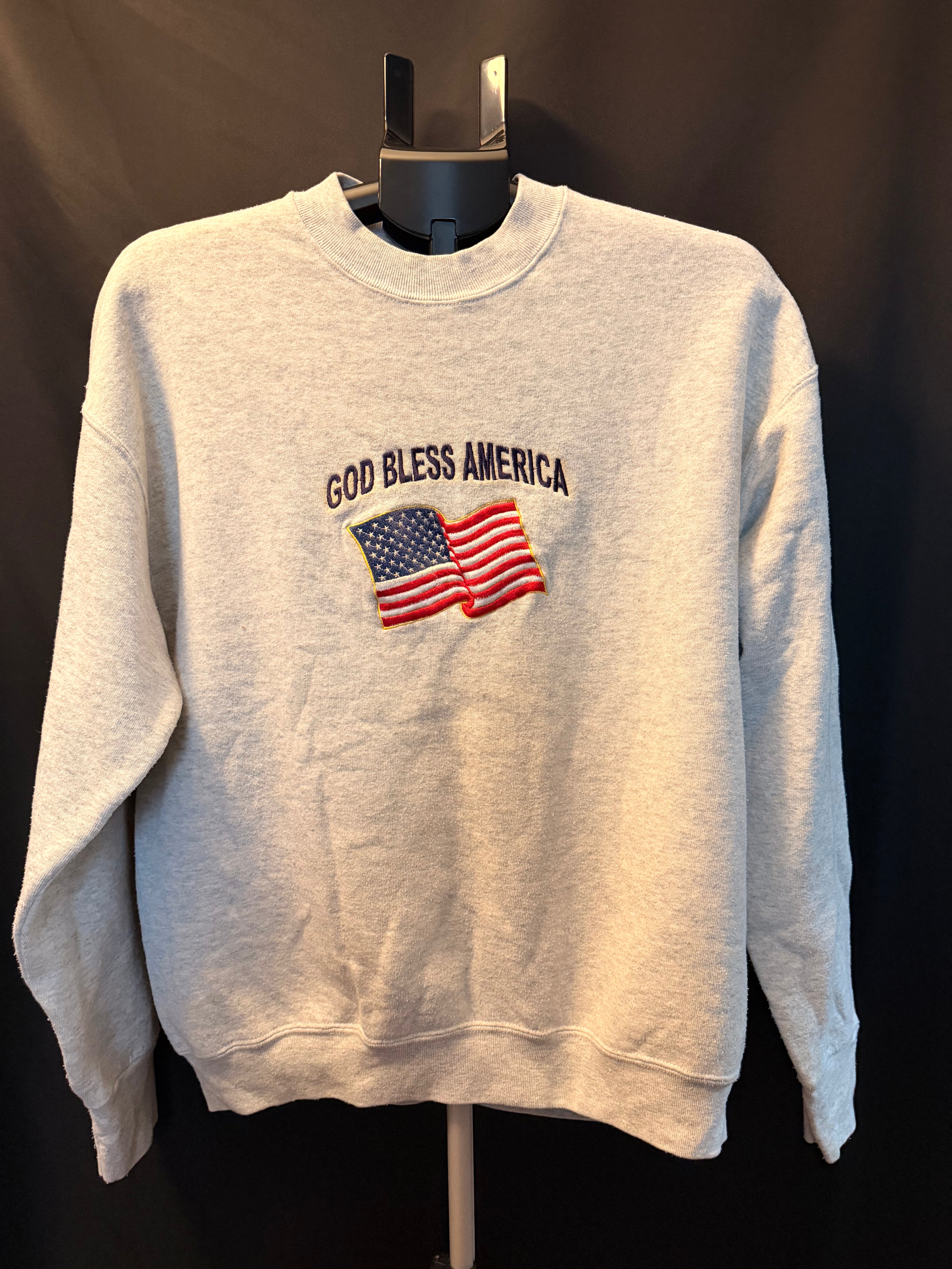 Classic Embroidered God Bless America Sweatshirt (L)